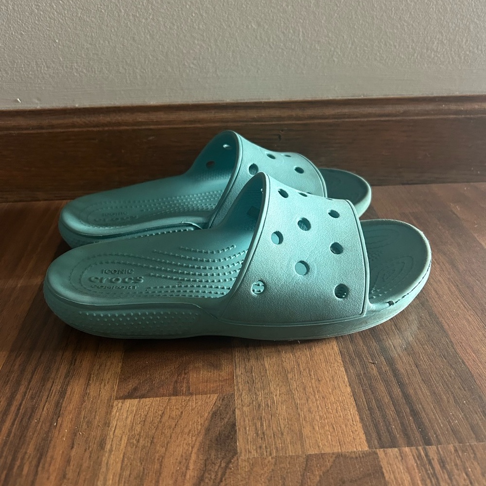 Women's Size 6 Teal Croc Slides